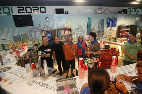 Argazkia: Ahaldunak, Bilboko zinegotziak eta Burukideak tragoak jartzen Gogorregin.