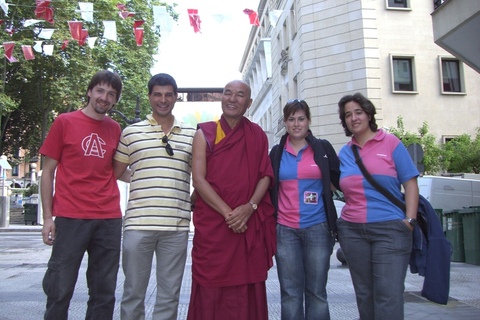 Foto: Thubten Wanchen recibe el premio Gogorregi.