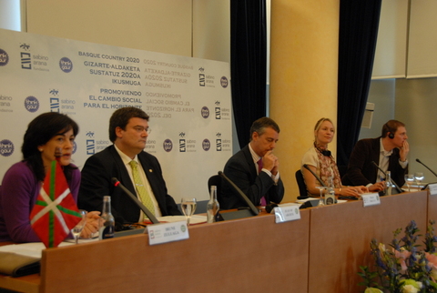 Argazkia: Familia, etxebizitza eta gizarte politikak