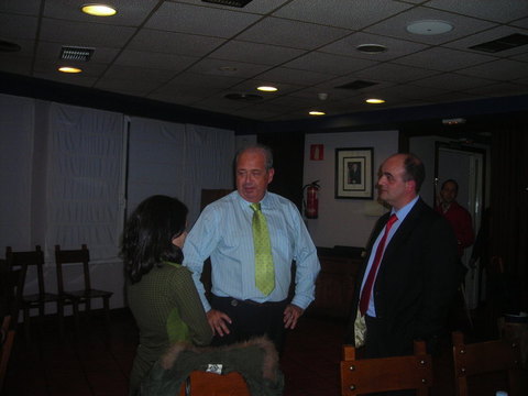 Foto: Grupo de discusi�n de Bilbao , Batzoki de Larrazabal 