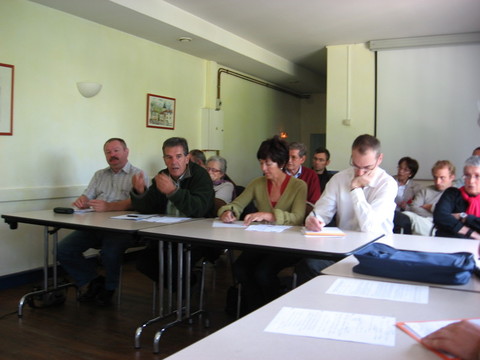 Foto: Grupos de discusi�n en Iparralde 