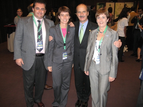 Foto: La delegaci�n de Think Gaur con Jose Mar�a Figueres 