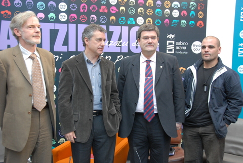 Foto: I�igo Urkullu con los ponentes del seminario 