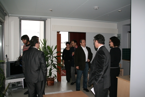 Foto: Visita a casas de alquiler para estudiantes gestionadas por la asociaci�n Hoas 