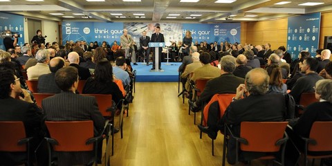 Foto: Los participantes del encuentro con creadores vascos de la cultura , artes y euskera  