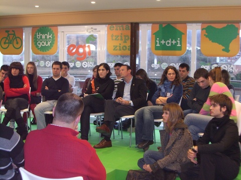 Foto: Apertura de la Bilera Nagusia de EGI con el Lehendakari Ibarretxe