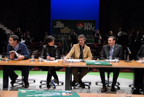 Argazkia: Urtarrillaren 25ko ekitaldiaren aurkezpena egin da 