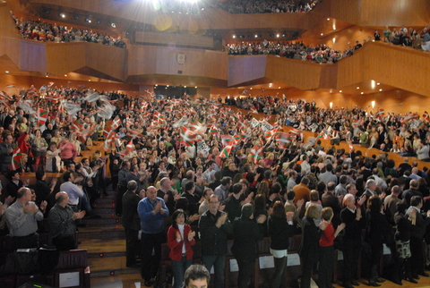 Foto: El Auditorium del Palacio Euskalduna abarrotado 