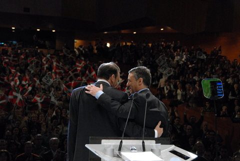 Foto: I�igo Urkullu y el Lehendakari Ibarretxe se saludan 