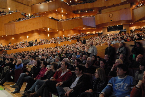 Foto: Una vista panor�mica del p�blico que asisti� al acto 