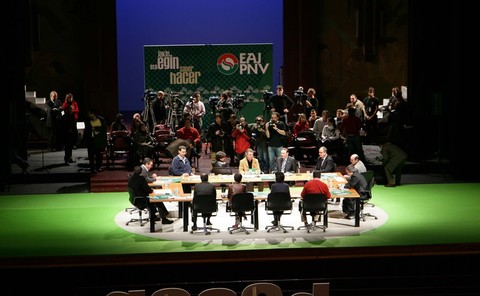 Foto: Reuni�n del EBB en el Palacio Euskalduna 